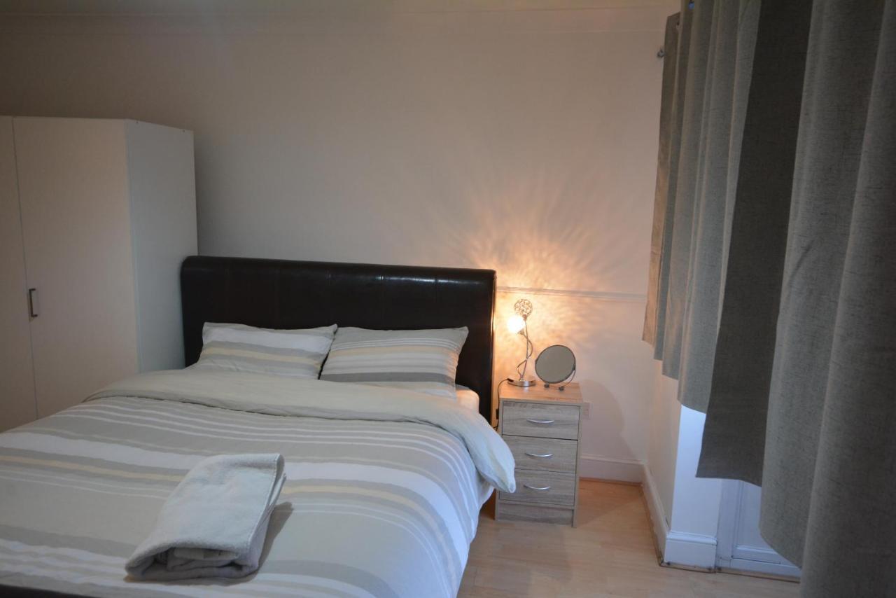 Five Bedroom Townhouse Near Excel Exhibition Centre Londra Esterno foto