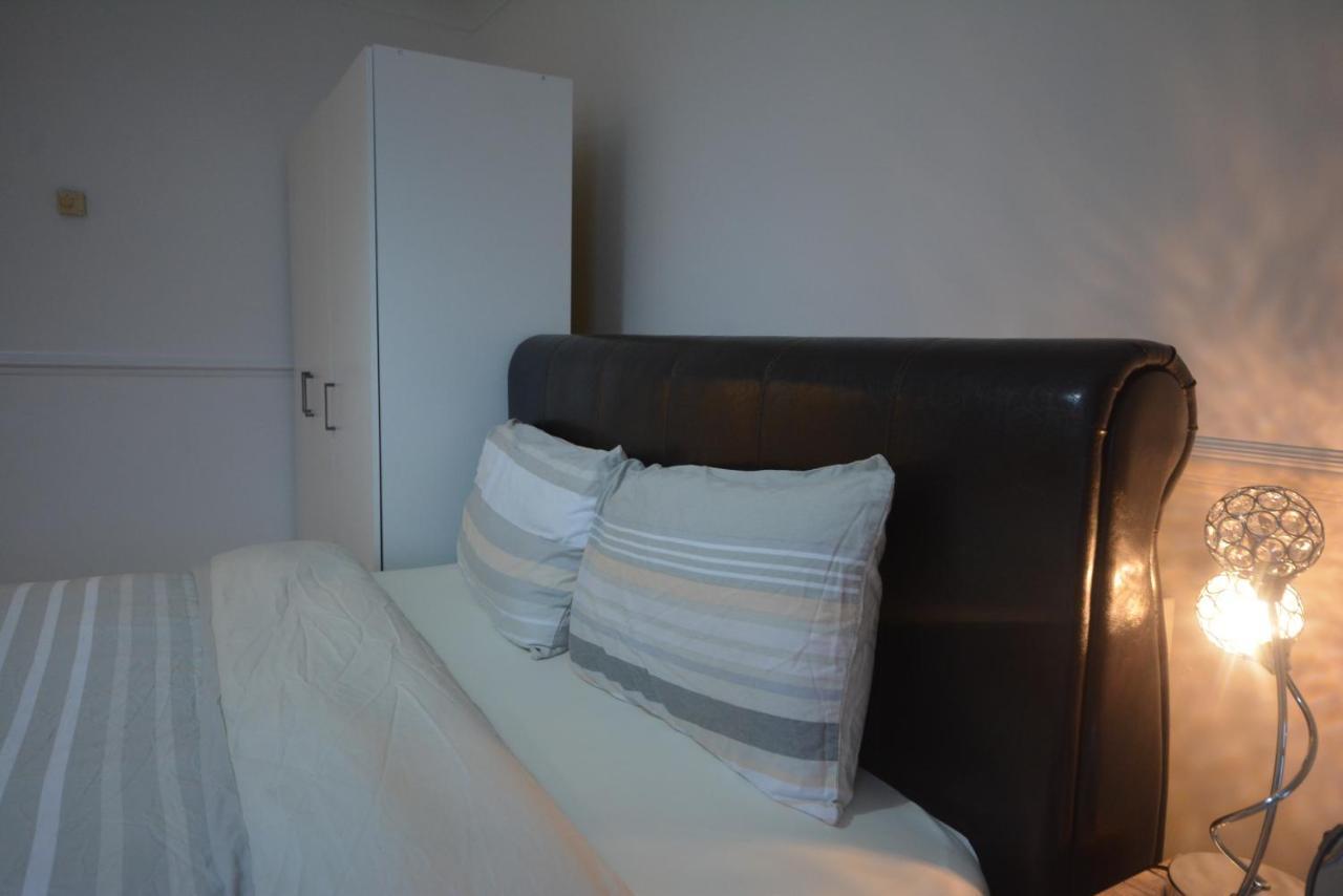Five Bedroom Townhouse Near Excel Exhibition Centre Londra Esterno foto