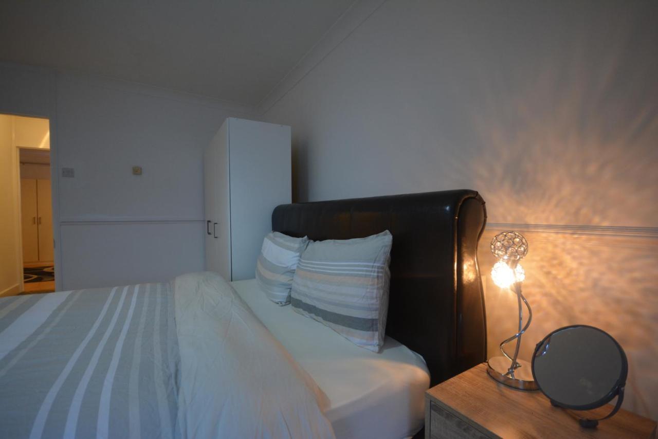 Five Bedroom Townhouse Near Excel Exhibition Centre Londra Esterno foto