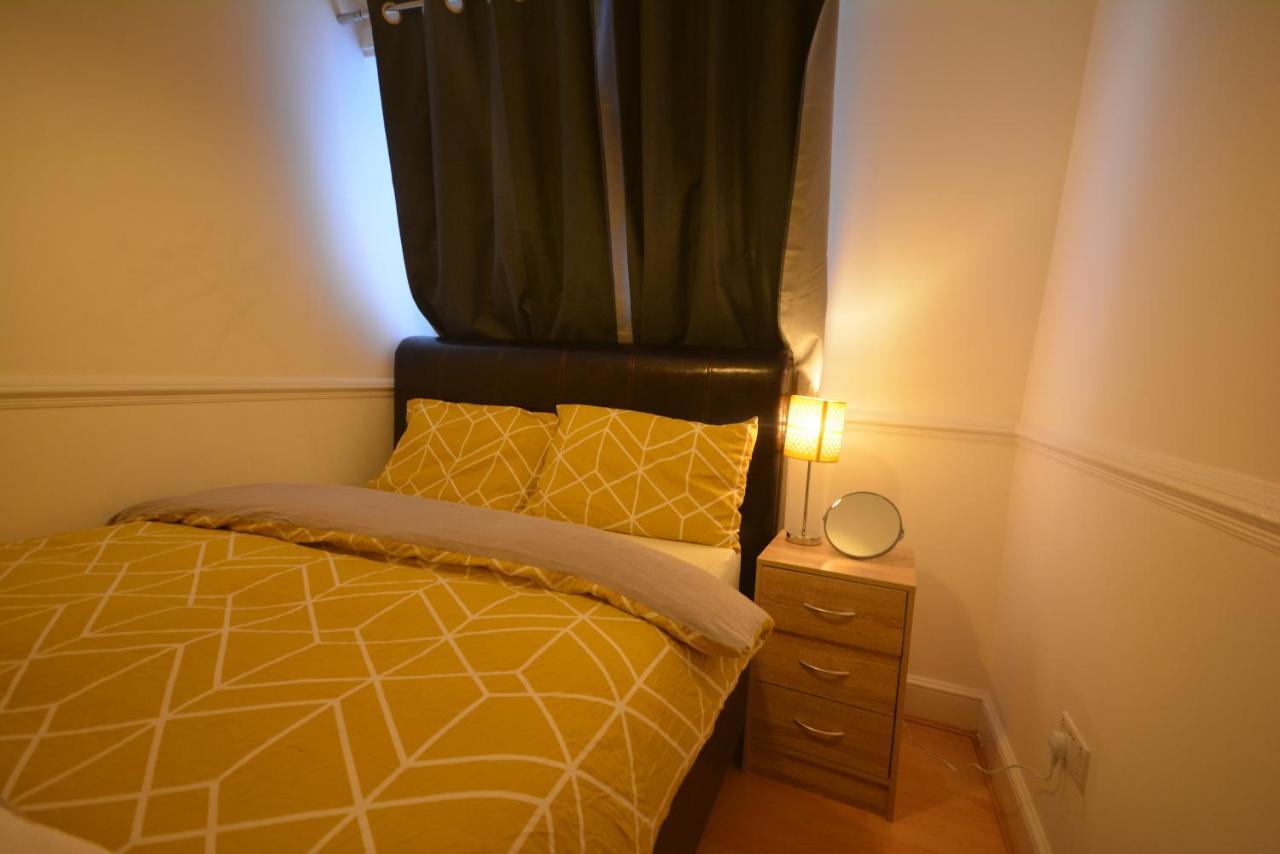 Five Bedroom Townhouse Near Excel Exhibition Centre Londra Esterno foto