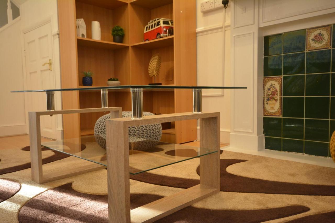 Five Bedroom Townhouse Near Excel Exhibition Centre Londra Esterno foto