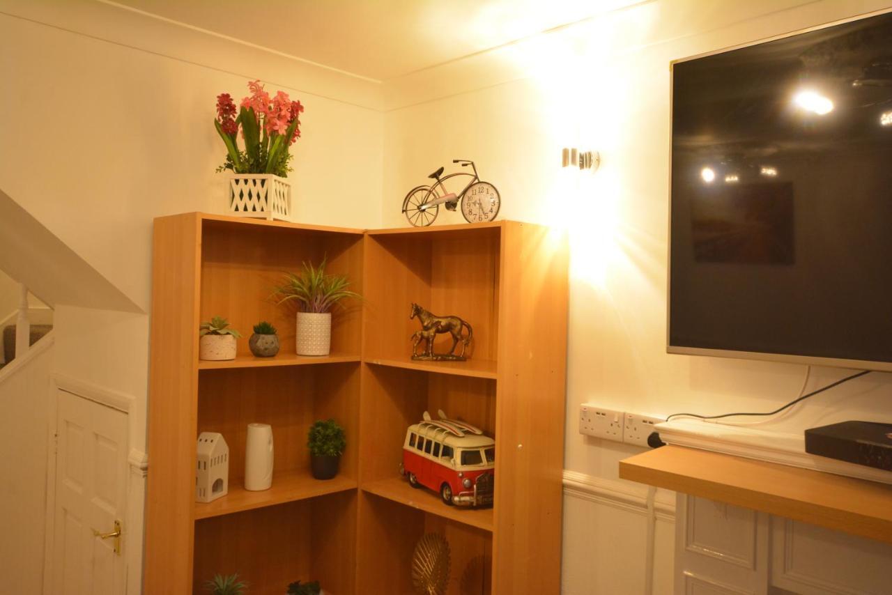 Five Bedroom Townhouse Near Excel Exhibition Centre Londra Esterno foto