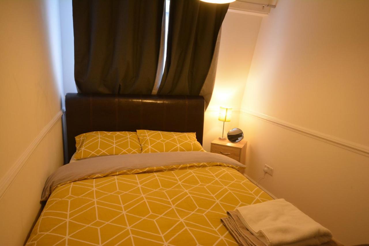 Five Bedroom Townhouse Near Excel Exhibition Centre Londra Esterno foto