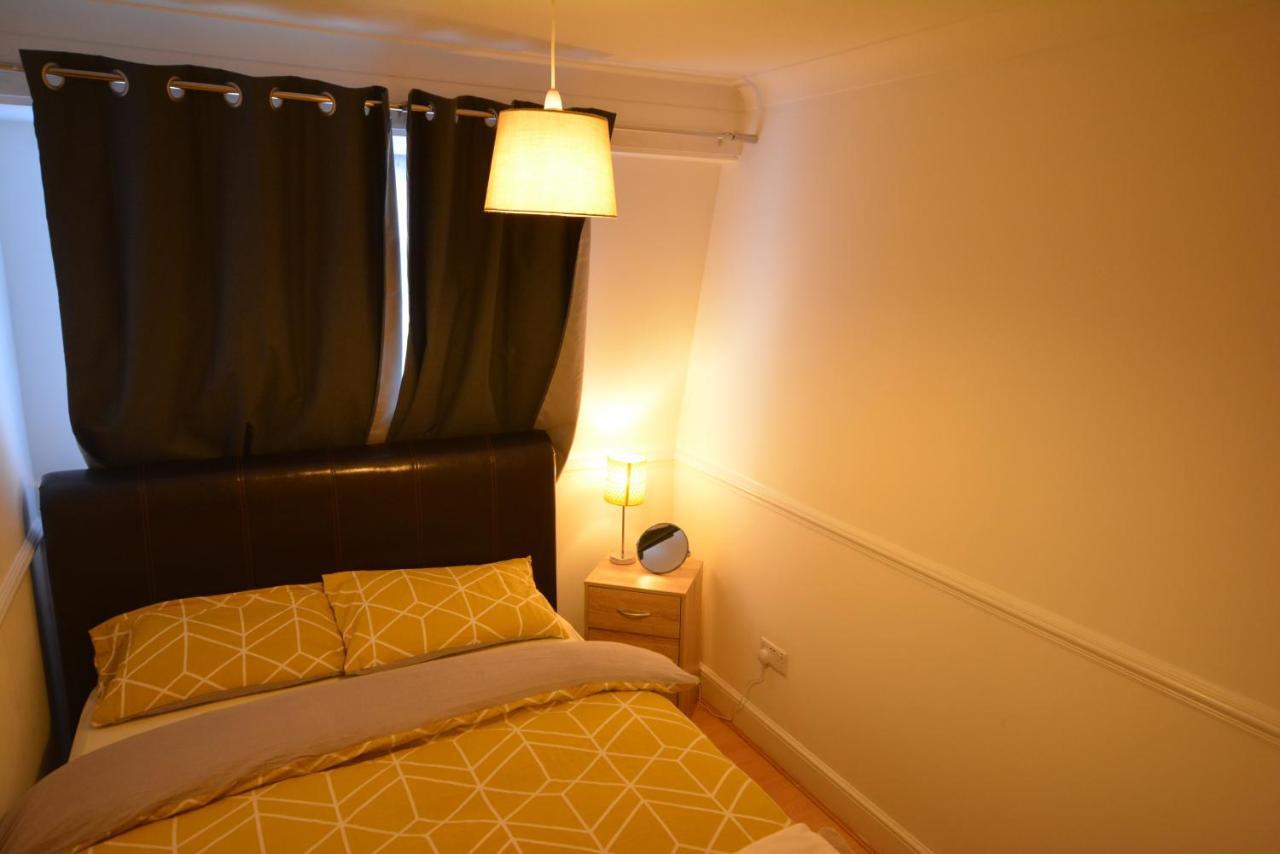 Five Bedroom Townhouse Near Excel Exhibition Centre Londra Esterno foto